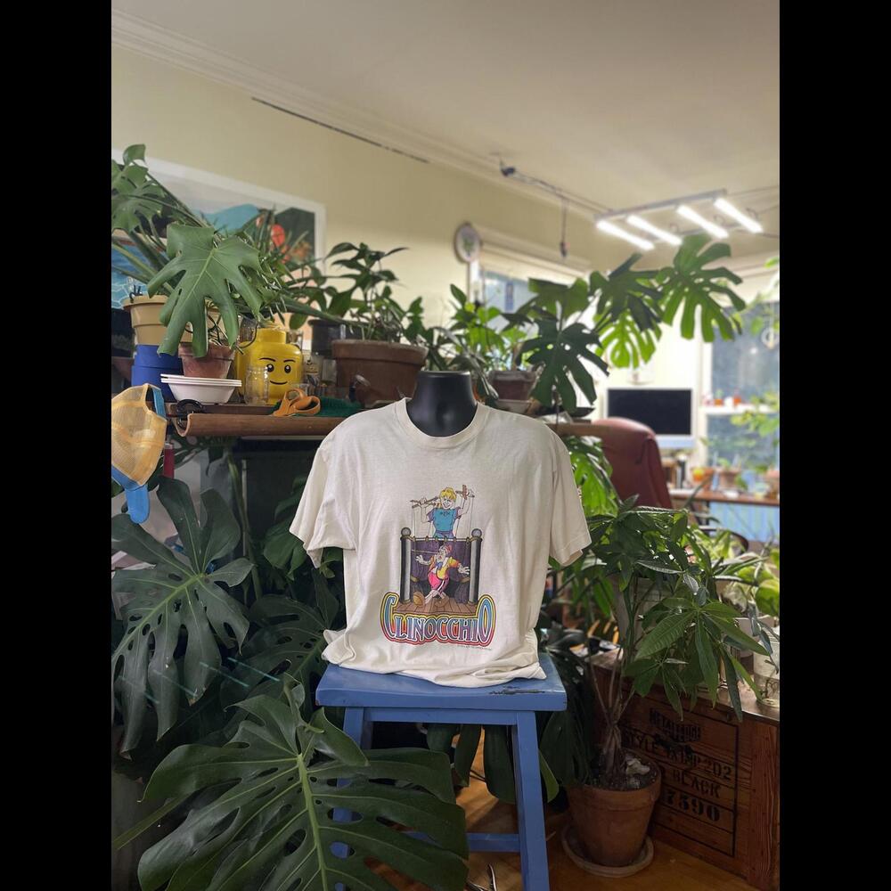 Vintage 1993 Hillary Clinton Pinocchio Graphic T-Shirt